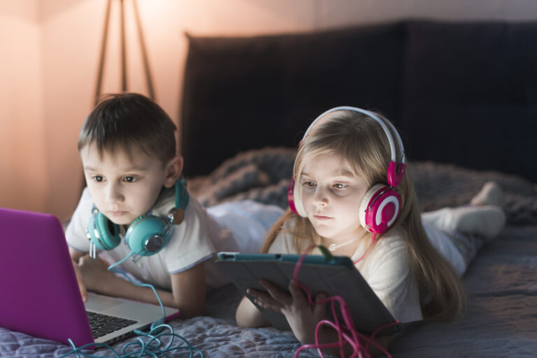 Reduce Gadget Addiction in Kids: A Parent’s Guide